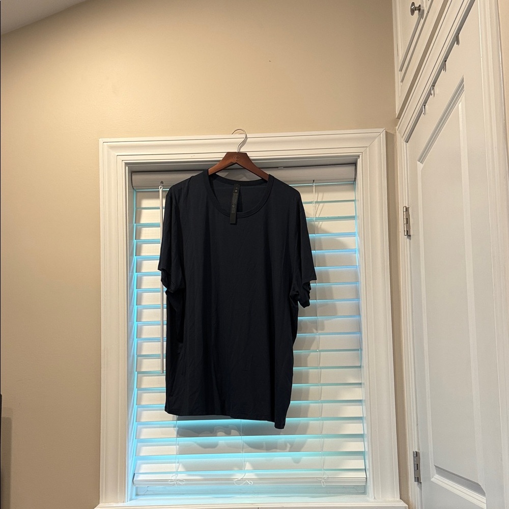lululemon athletica  Fundamental Navy Short Sleeve Tee